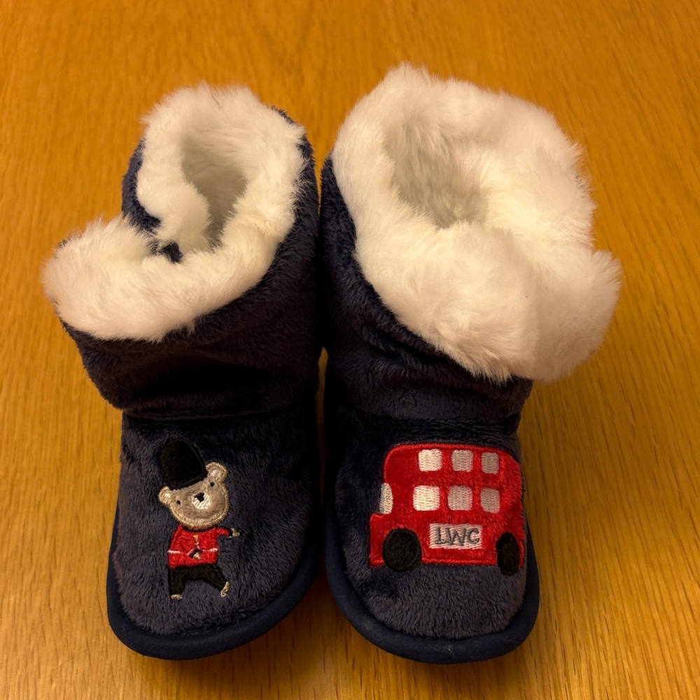 The White Company Fluffy White Baby Booties 12-18 months